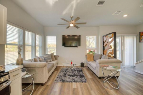 South Houston Townhome with Patio & Gas Grill
